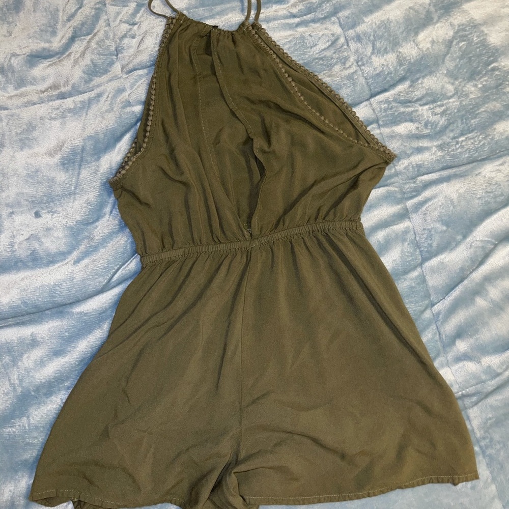 Romper - Picture 2 of 3